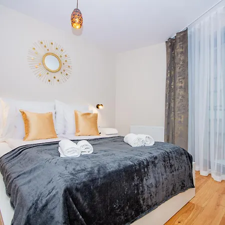 Inpoint Apartments G11 Near Old Town & Kazimierz District & Parking Option Krakow Room photo