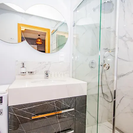 Inpoint Apartments G11 Near Old Town & Kazimierz District & Parking Option Krakow Room photo