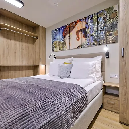 Inpoint Apartments G11 Near Old Town & Kazimierz District & Parking Option Krakow Room photo